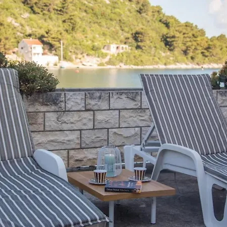 Charming By The Sea Apartmán