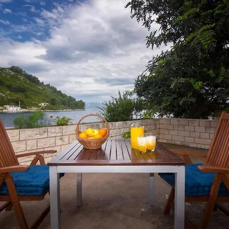 Charming By The Sea Apartmán