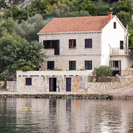 Apartmán Charming By The Sea Prožura